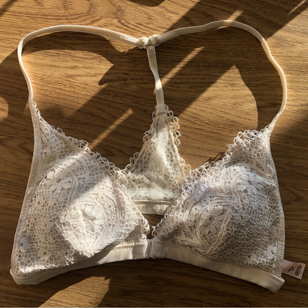 VICTORIA'S SECRET
Lacie Bralette size S